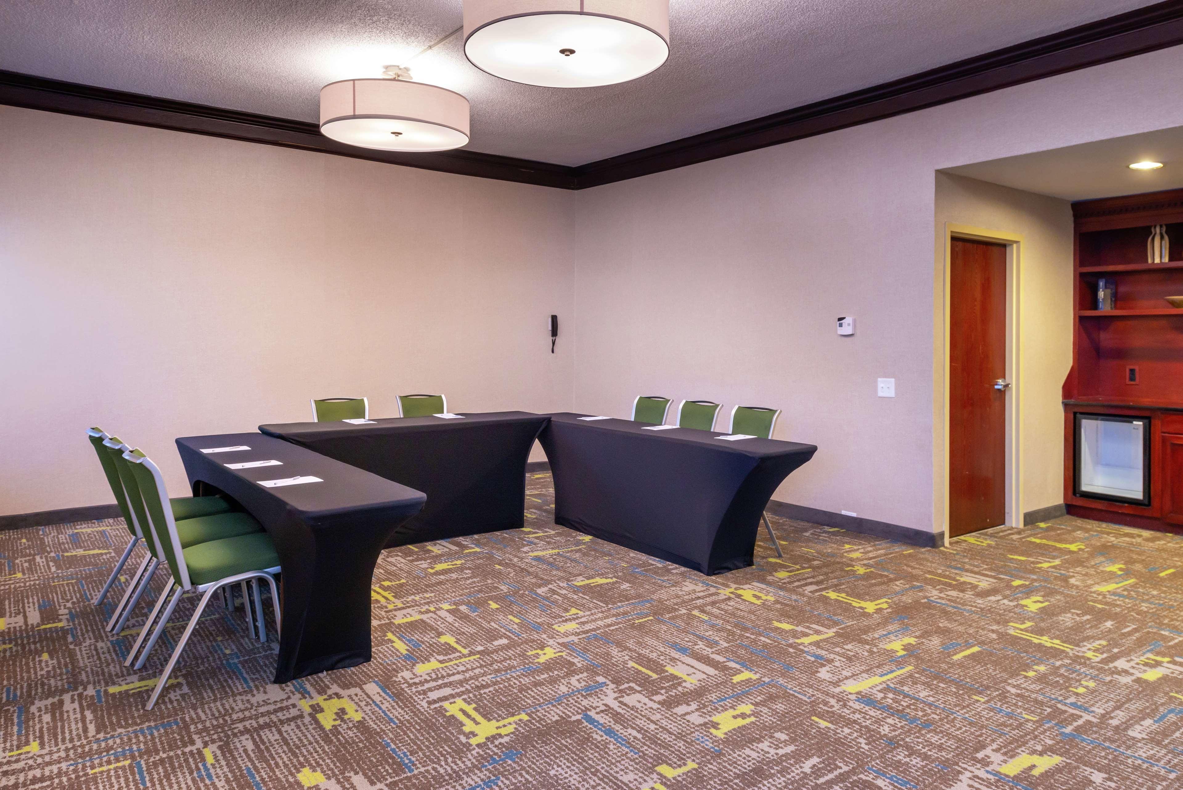 Hampton Inn Greensboro Airport Exterior foto
